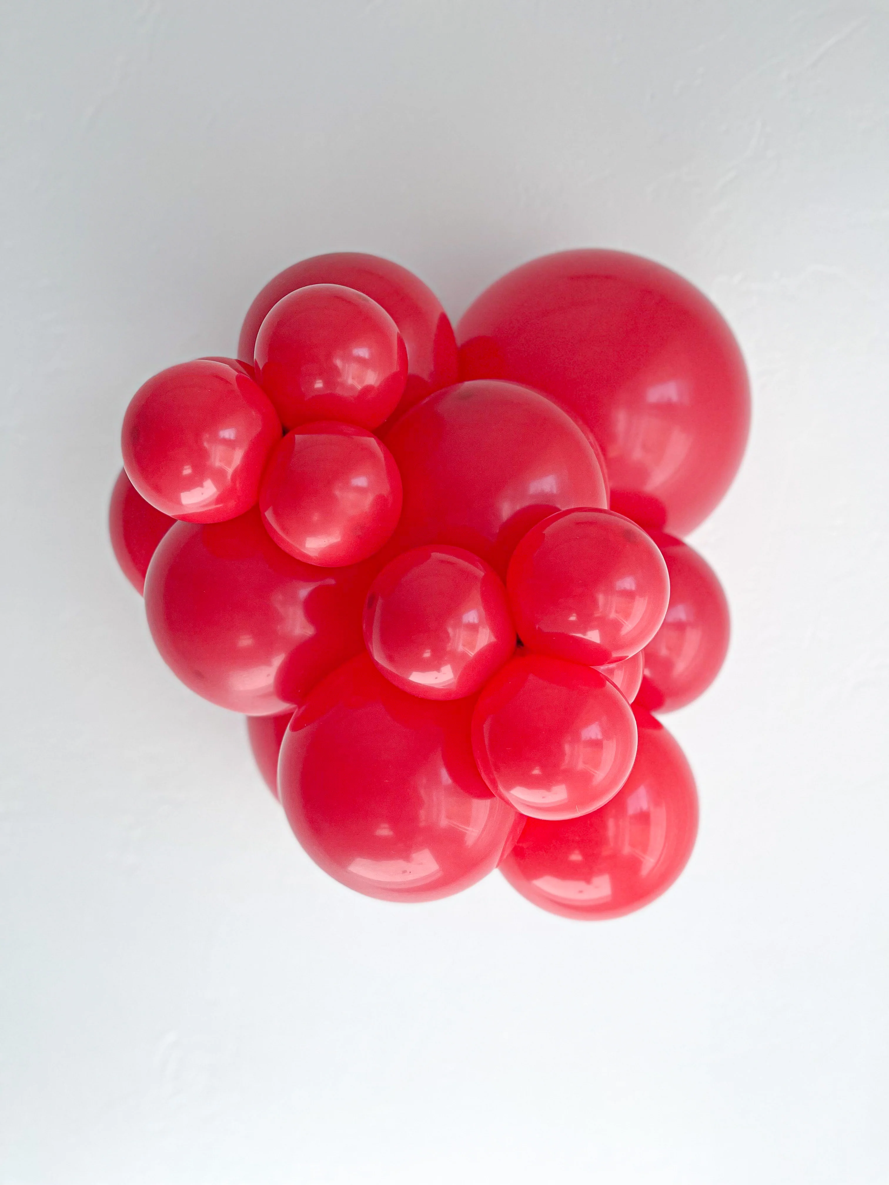 11" Standard Red Tuftex Latex Balloons (100 Per Bag) - Image 3