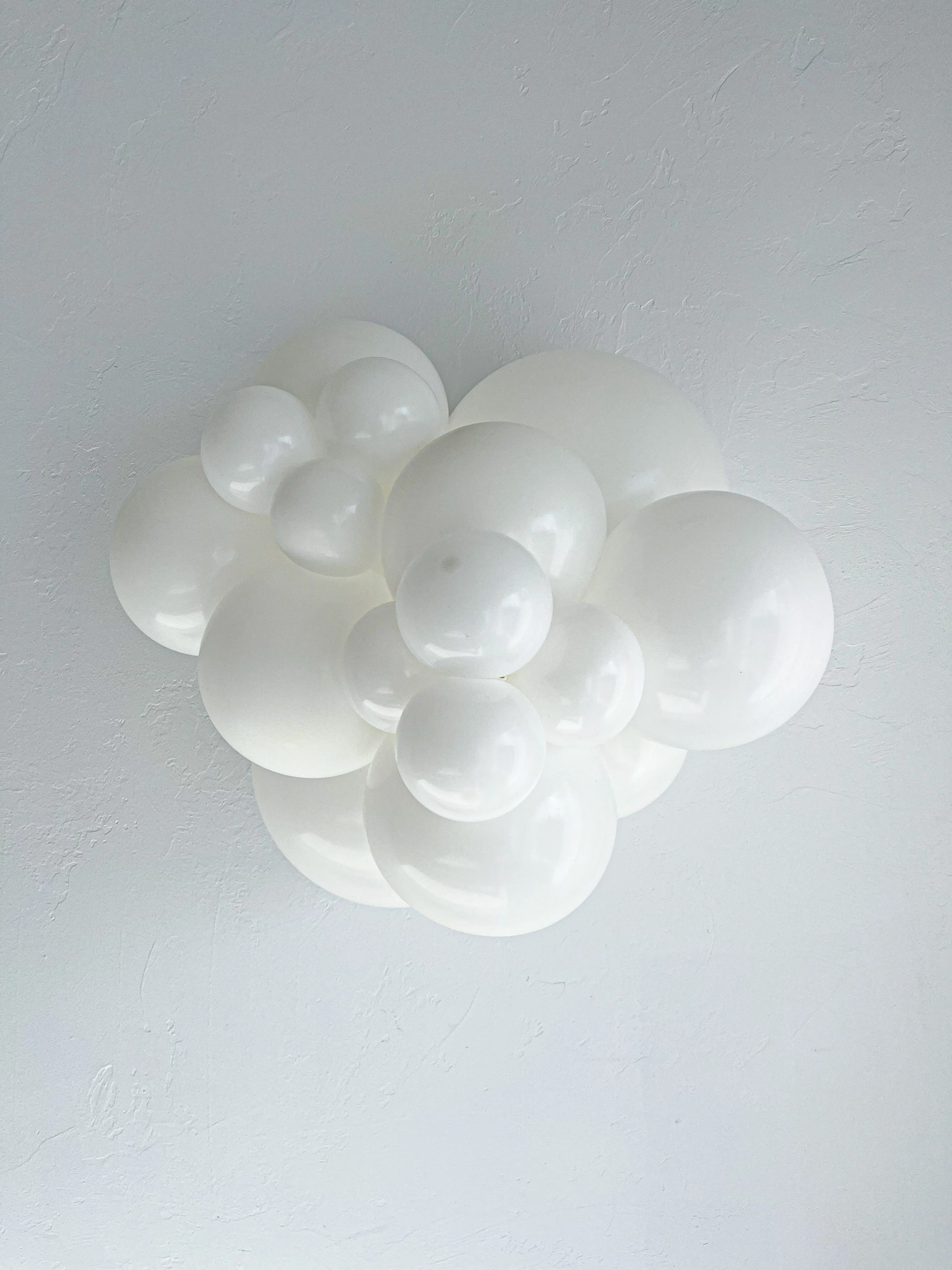 17" Standard White Tuftex Latex Balloons (50 Per Bag) - Image 3
