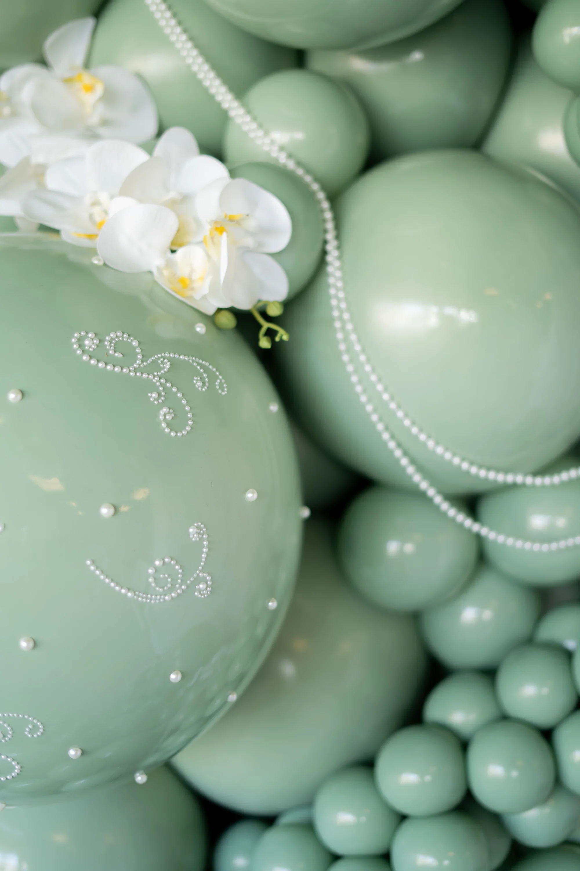 17" Meadow Pearl Eucalyptus Tuftex Latex Balloons Designer Balloons (50 Per Bag) - Image 4