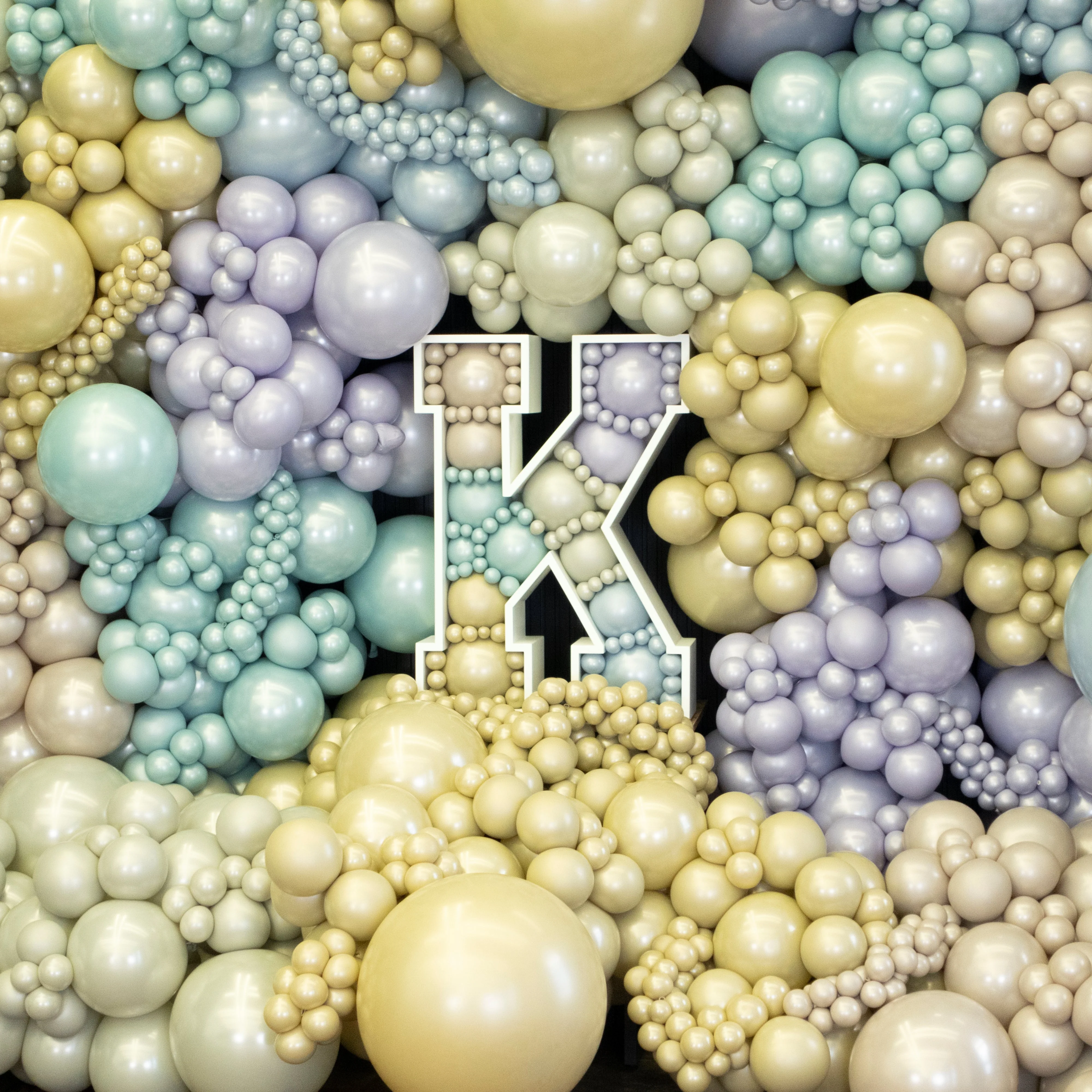 260K Kalisan Brand Twisting Latex Balloons Aura Antique Gold (50 Per Bag) Nozzle Up - Image 25