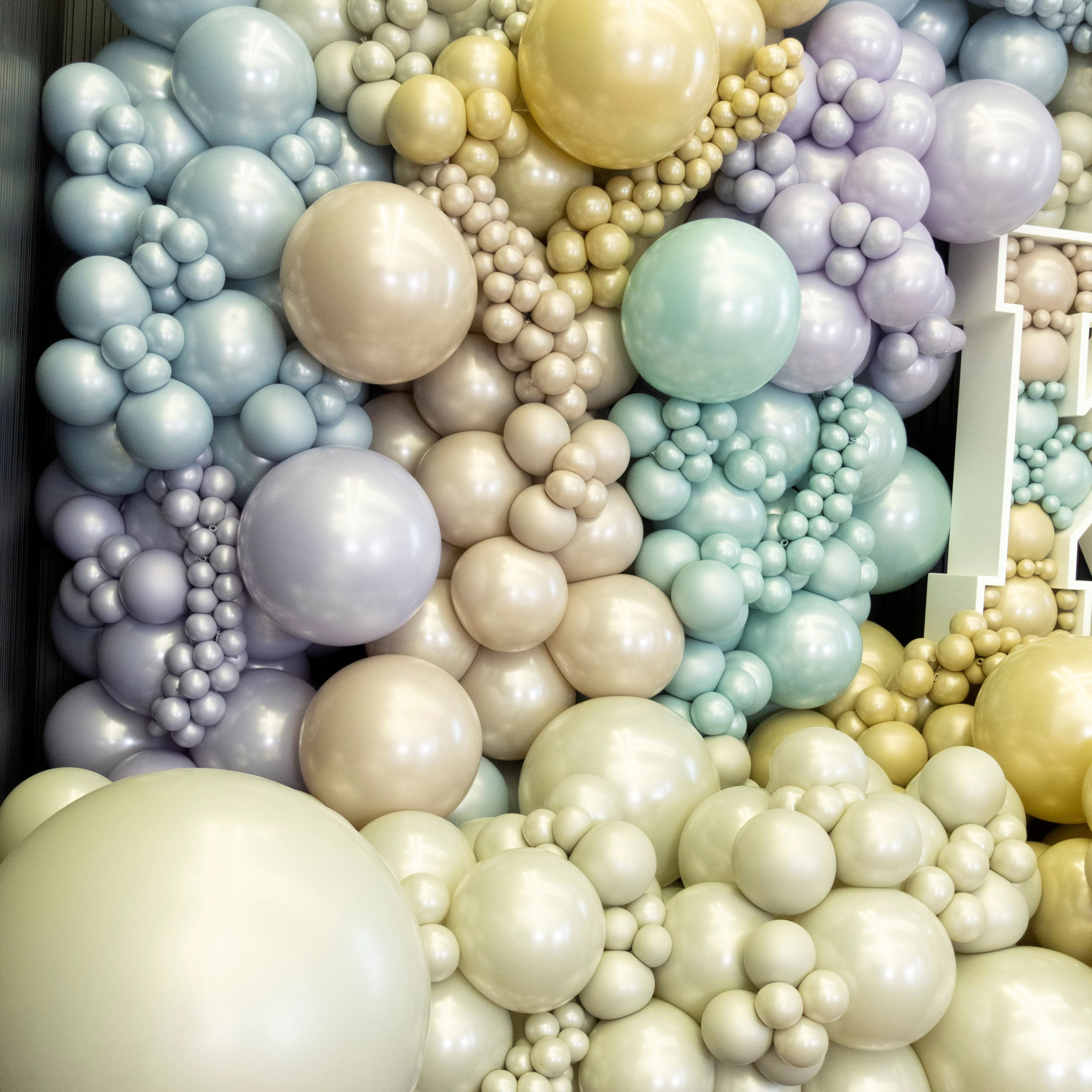 260K Kalisan Brand Twisting Latex Balloons Aura Lavender Fog  (50 Per Bag) Nozzle Up - Image 22