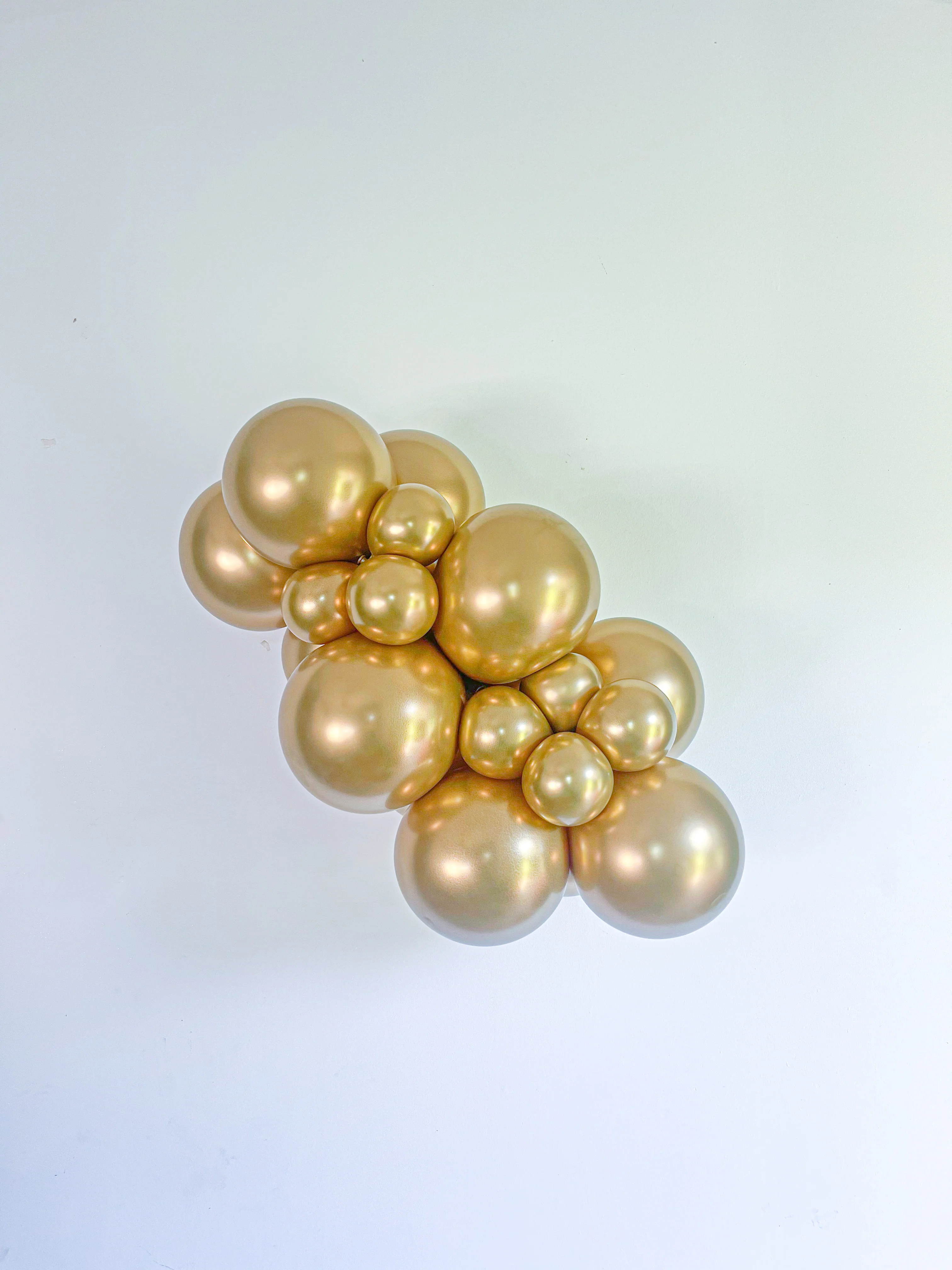 36" Golden Chrome Like Tuftex Effects Latex Balloons (2 Per Bag) - Image 2