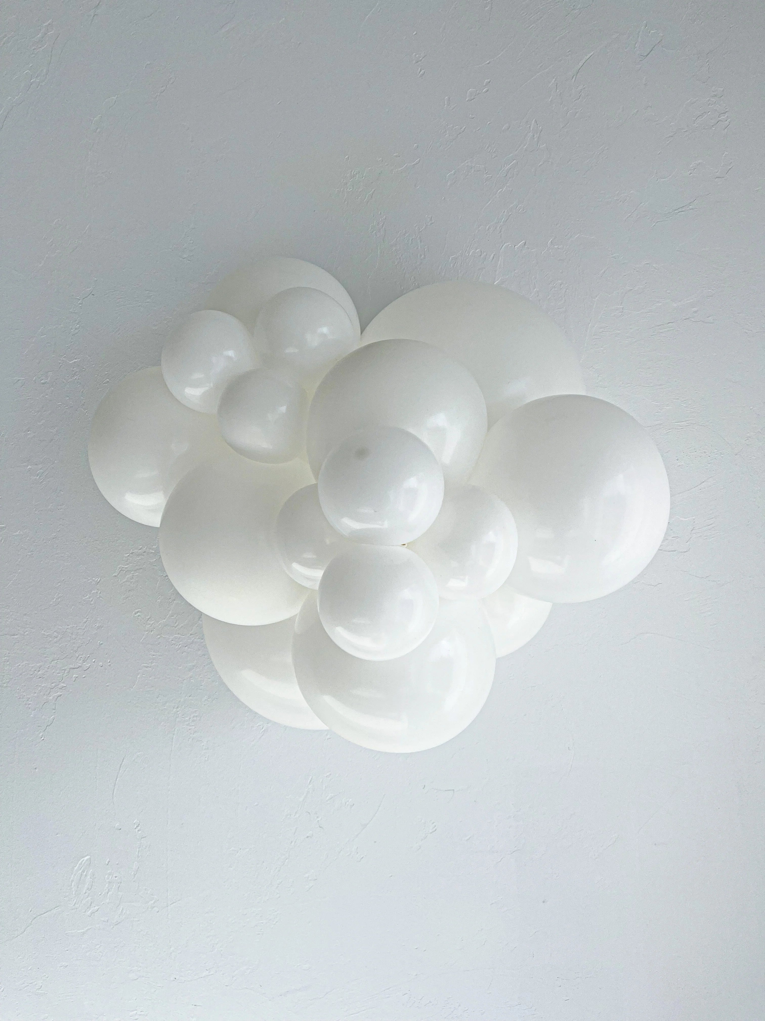 TT-260's White Tuftex Brand Twisting Animal Standard Latex Balloons - Image 4